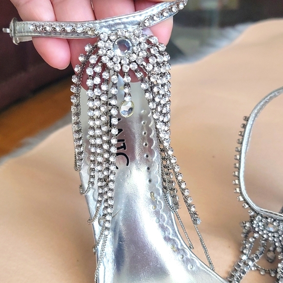 MANIC - Picture 2 of 5